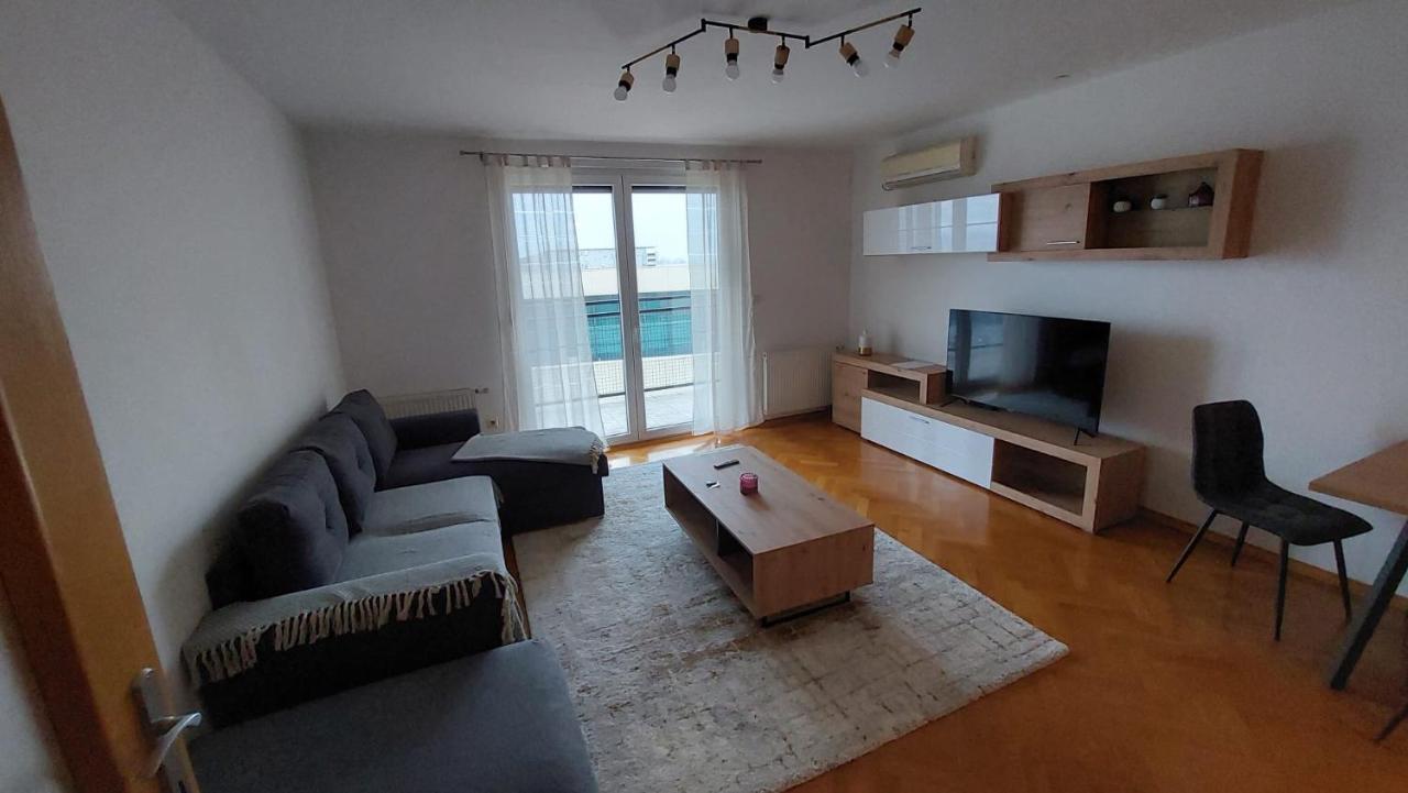Med Man Apartmani Slavonski Brod Exterior foto