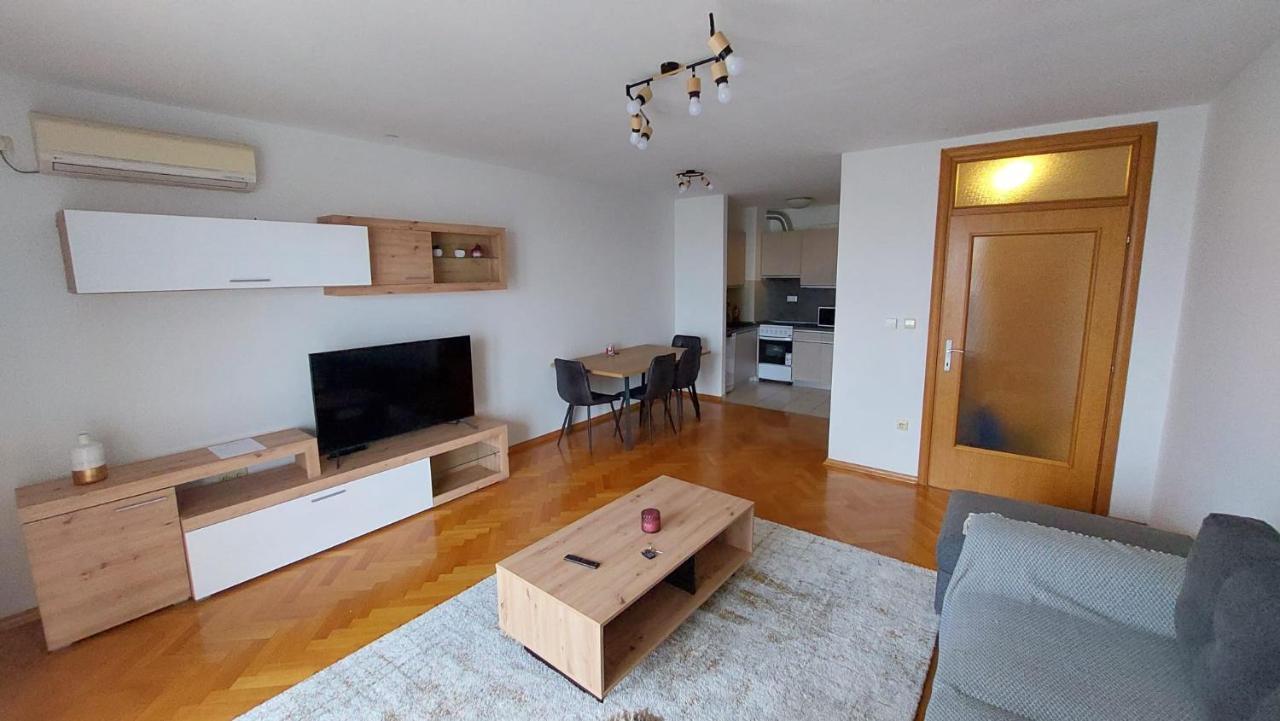 Med Man Apartmani Slavonski Brod Exterior foto